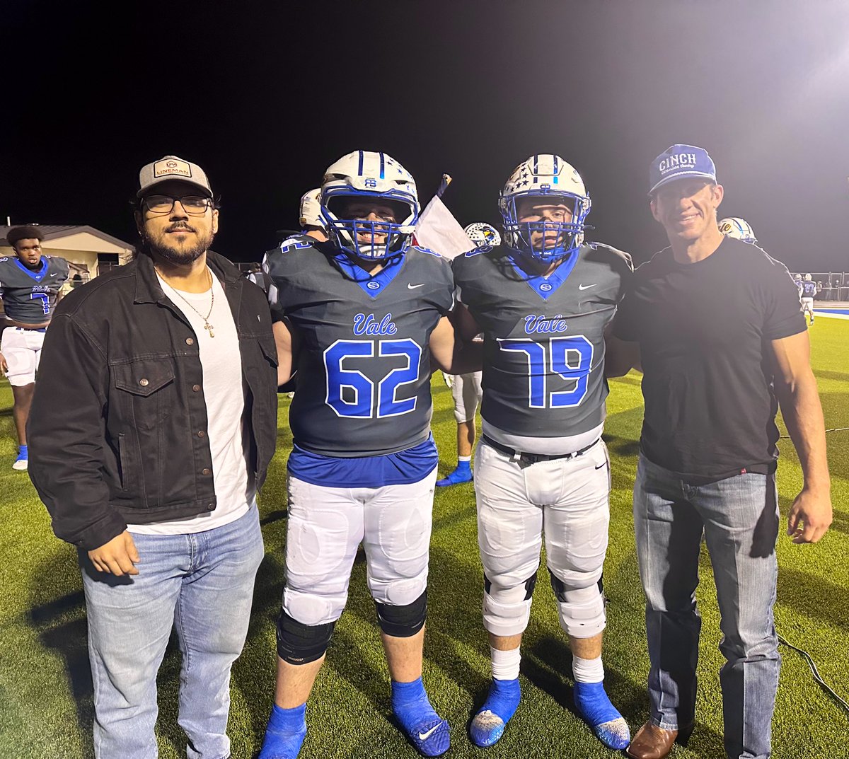 Always great to have <a href="/Clintanderson_/">Clint Anderson</a> and <a href="/CoachOrtizOL/">Coach Rob Ortiz</a> come by.