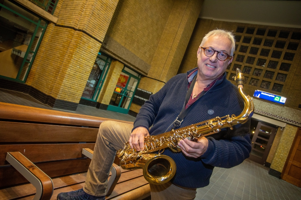 [Extra] ‘Muziek is zo kwetsbaar; je bouwt er een huis omheen, maar het blijkt een kaartenhuis te zijn’ -  gooisemerennieuws.nl/l/345823