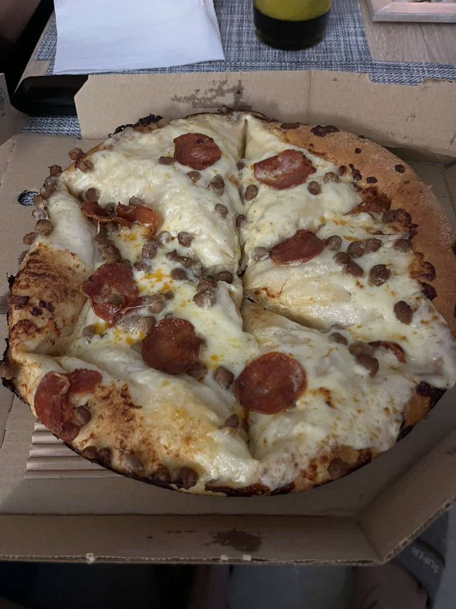pattvil's tweet photo. La “carne de vacuno” que te ponen en las pizzas de @DominosPizza_ES 🫠 https://t.co/UajR6br9ul