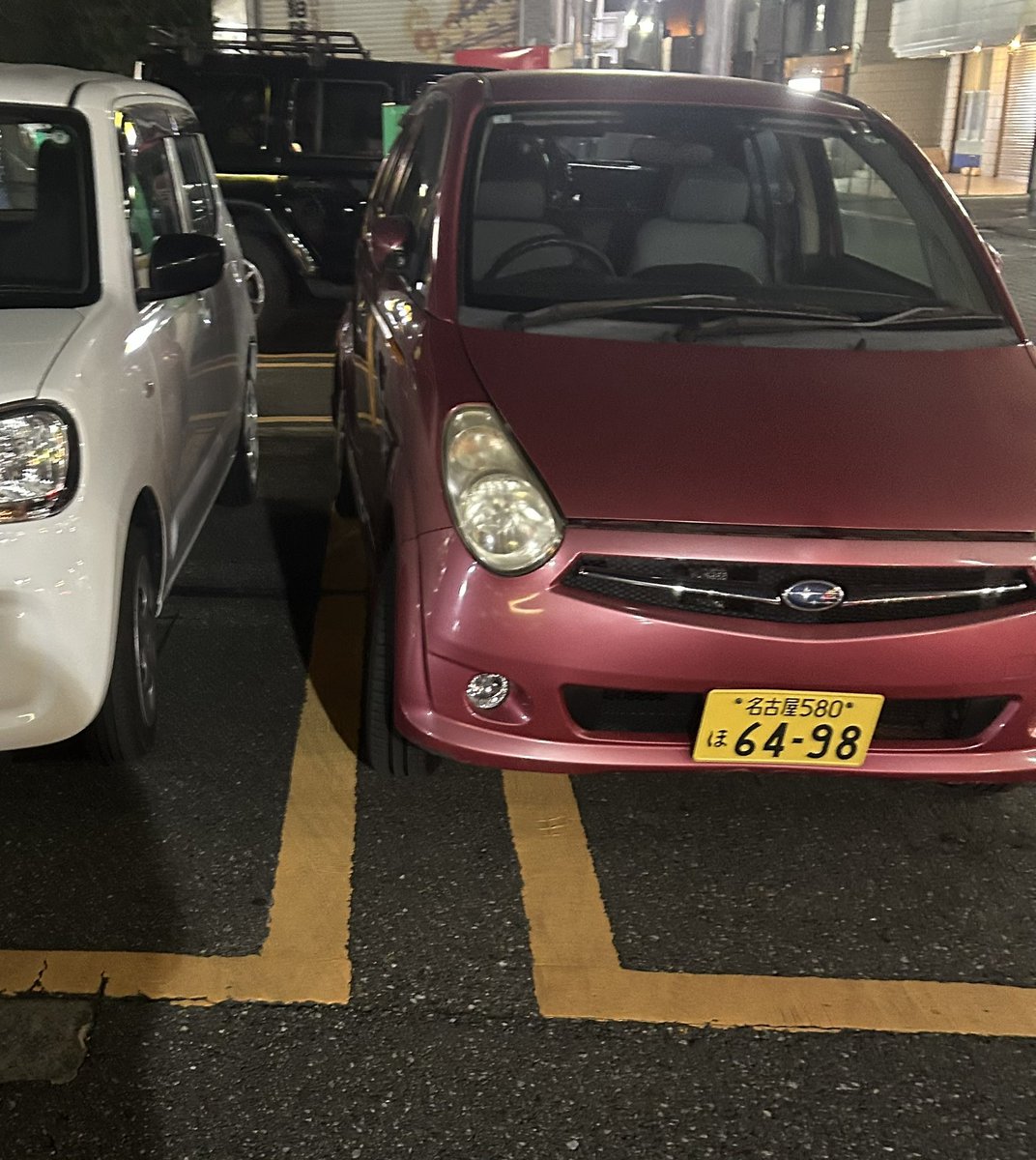 ken_illusion's tweet photo. どういう停め方してんねん😤

#迷惑駐車 https://t.co/Yy4gB4gfki