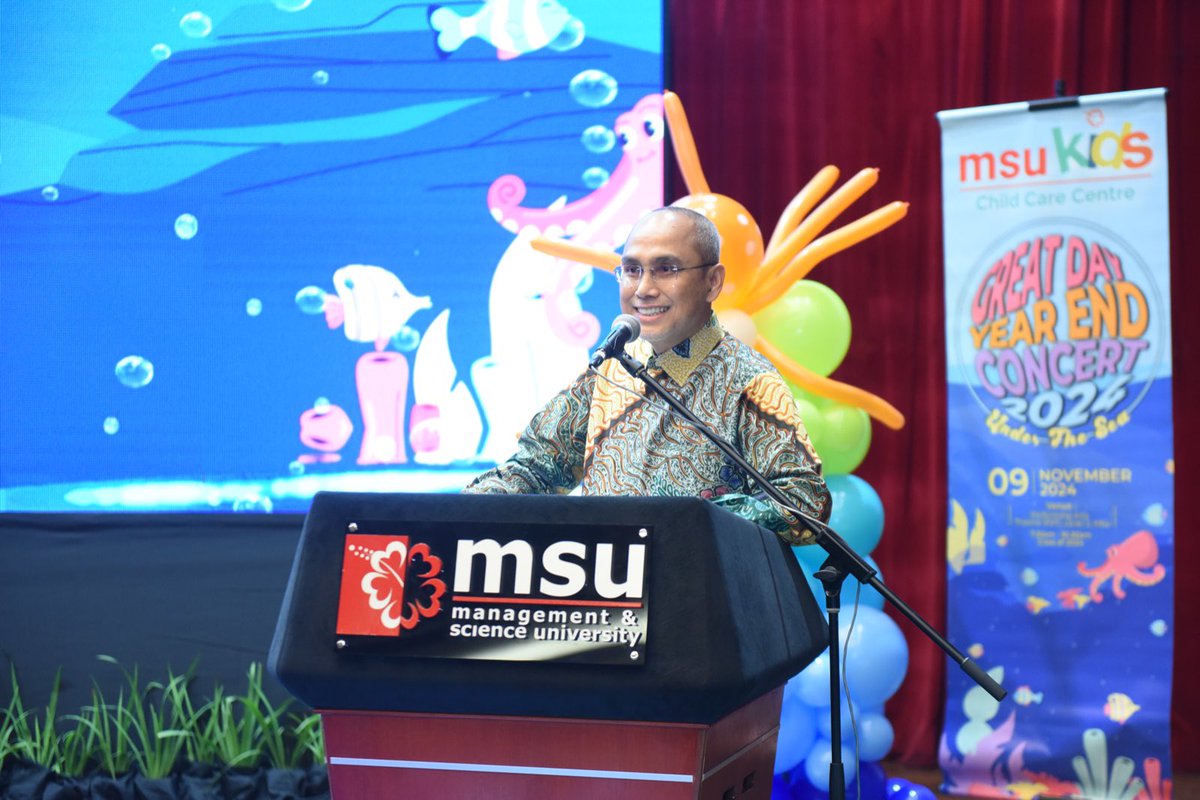 MohdShukriYajid's tweet photo. Thrilled to officiate the MSU Kids' Great Day Year-End Concert 2024. Such a special day filled with lovable kids and unforgettable moments. Good job young #MSUrians for the experience and all the joy they brought to the stage! @MSUmalaysia #MSUkids #UnderTheSea https://t.co/cw4XocFW0s