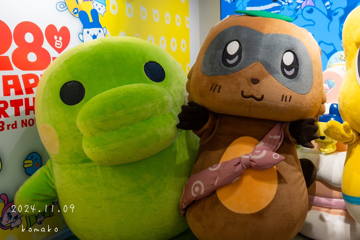 komako_popee's tweet image. 祝28しゅーねん！たまごっちばーすでー！
まめっち、くちぱっち、ぽこピーグリ行ってきました。
可愛い！！
#ぽんぽこかしこい
#甲賀流忍者ぽんぽこ
#ぽんぽこちゃんねる
#ぽんぽこ
#オシャレになりたいピーナッツくん
#ピーナッツくん
#Tamagotchi 
#たまごっち 
#TamagotchiUni
#たまばーすでー