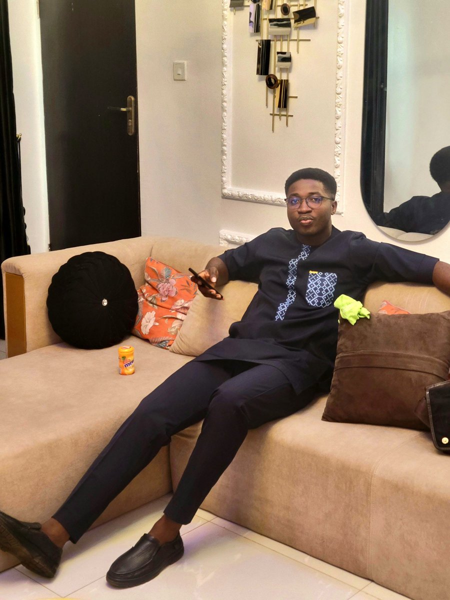 And yes I've given out the man😅
#jw
#weddings 
#whitewedding