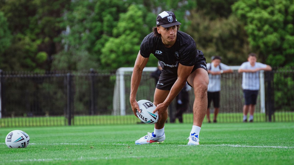 Penrith rookie Casey McLean is to make his Test debut for the Kiwis against Papua New Guinea.
Read more: nzrl.co.nz/mclean-to-make…