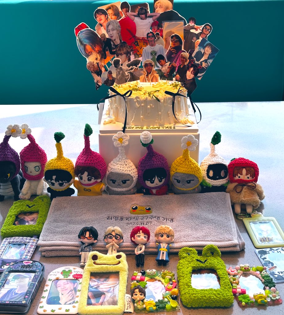 묭크민들과 함께 폭룡적 돌잔치 진행했습니다❣️

💚 Dear my every THE8 💚