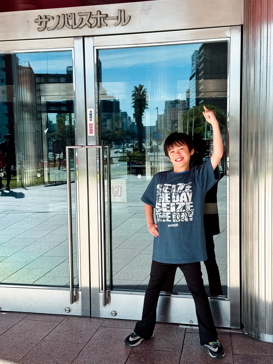 無事、福岡初演を終えました。
残る公演もあと数回。もうさみしくなってます…。
でも今日は、お婆ちゃんと伯母さんが観劇してくれたので嬉しさもありました。
実は、僕のお父さんは福岡市内出身なんです！！

#ニュージーズ #NEWSIES  #糸山寛人 #スマイルモンキー #博多 #newsiesofhakata