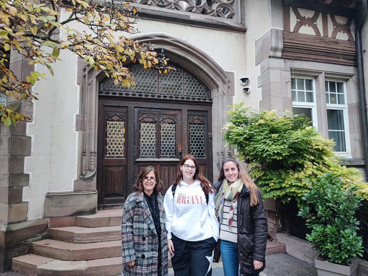Recibimos en <a href="/LPontonniers/">Lycée International Strasbourg, Pontonniers</a> a  Alba,  alumna del <a href="/alfonsoviiiplus/">alfonsoviiierasmus+</a>  de Cuenca  y a su profesora Marta para una movilidad Erasmus de 6 semanas. ¡Bienvenidas! Será una gran experiencia. <a href="/AccEducativaExt/">Acción Educativa Exterior</a> <a href="/EducationESP/">Éducation Ambassade d'Espagne</a> <a href="/ErasmusplusFR/">Agence Erasmus+ France / Education Formation</a>