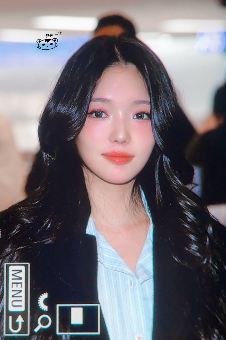 Naz_981123's tweet photo. 241109

🖤

#노지선 #RohJisun 
#프로미스나인 #fromis_9 https://t.co/aNv9LC4kBE