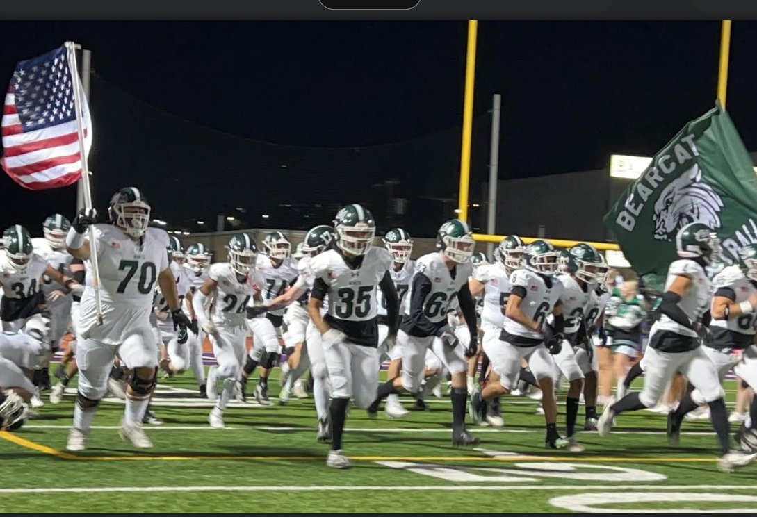 SGVNSports's tweet photo. Bonita football remains unbeaten, tops Cathedral in Division 3 playoffs https://t.co/Il87fqIdQj https://t.co/hdFdD9OpgT