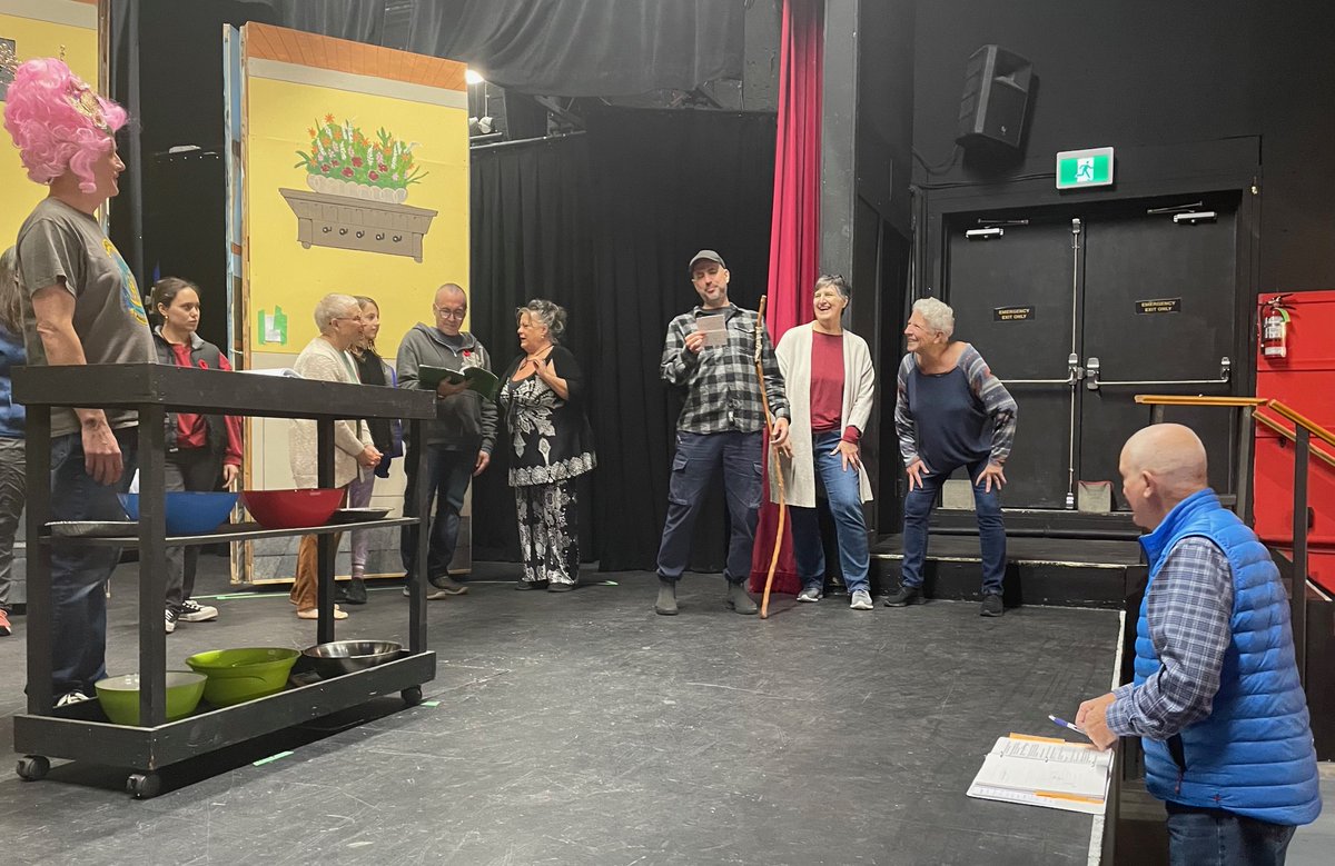 ECHOPlayers1's tweet photo. ARRRRR Maties! Rehearsal's for Treasure Island are in full swing and there is lots of fun to be had. Director Julian Packer (right) is keeping everyone on their toes... Don't miss it - tickets are going fast!
https://t.co/vcei9dDZMN https://t.co/b8KAMnIIF3