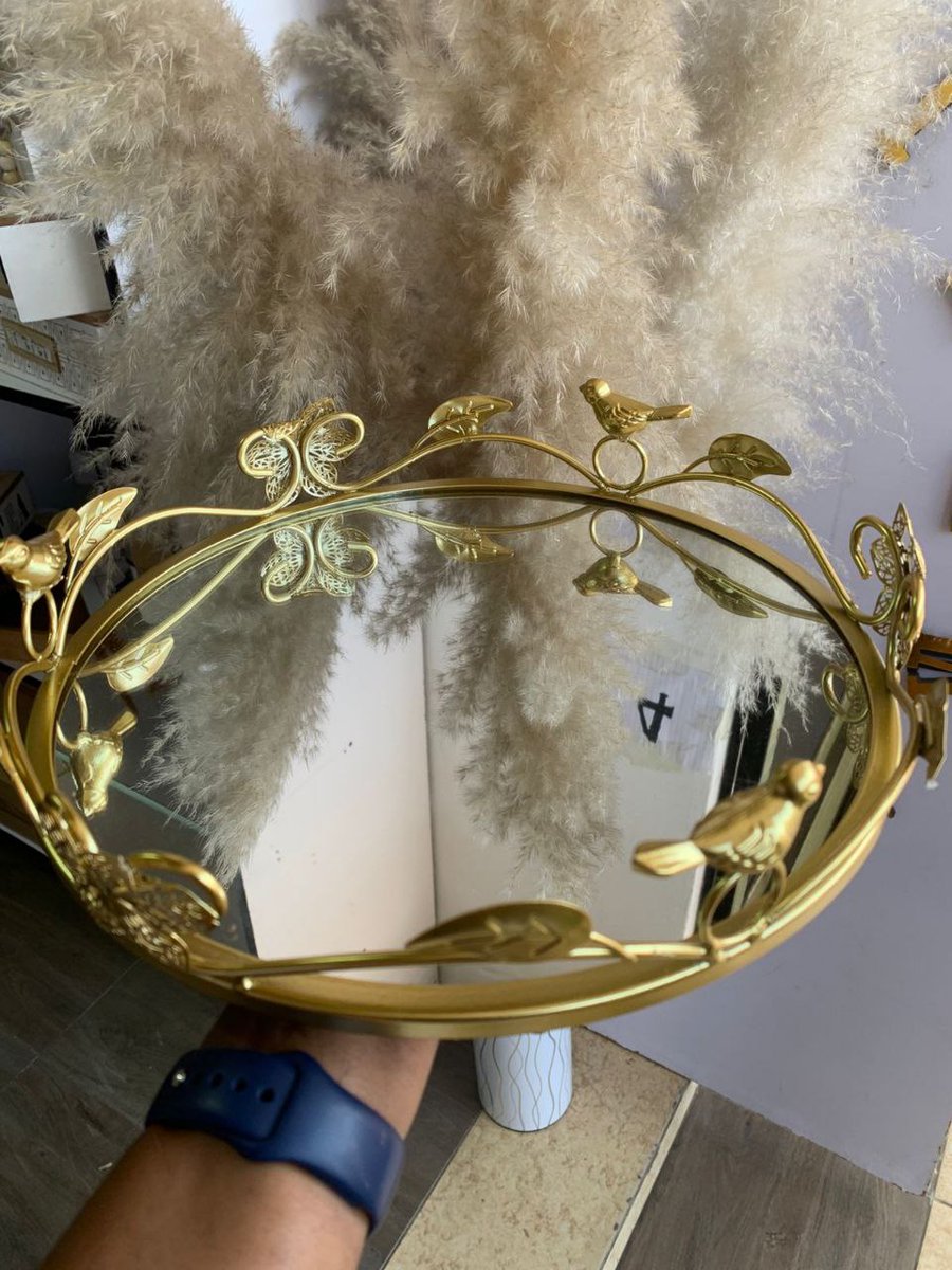 roberts_co_ke's tweet image. #Boniface
#interiorCs
*Circular European Style Decor Vanity Tray*
🔸Decor Golden Storage Tray
🔸Aromatherapy Nordic Tray
🔸Ornament Organizer
🔸Photo Prop
✅ Price 4000/=
0726356857