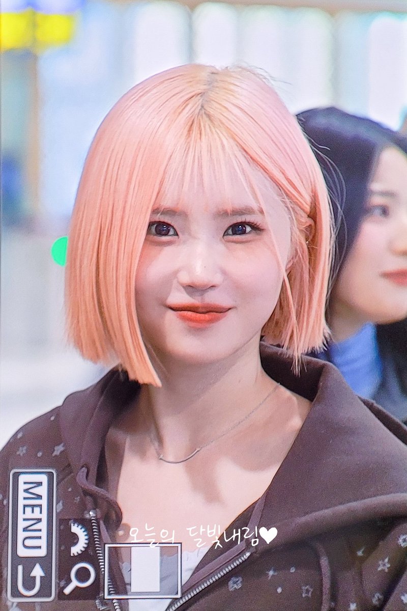 theyeonuwu's tweet photo. oh my god hayoung https://t.co/c9HGX5TCha