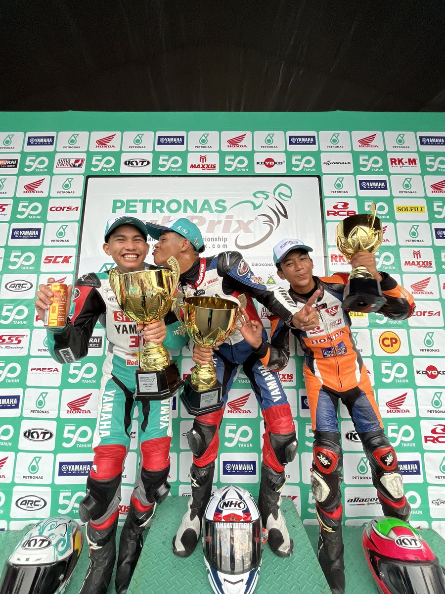msiancubprix's tweet photo. PODIUM WIRA KBS

#PETRONAScubprix #PETRONASmotorsports
#PETRONAS50 #Homecoming https://t.co/xJsyKAB16w