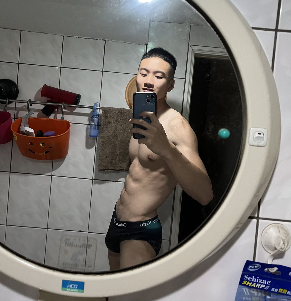 swqian520's tweet photo. 本人色色帳號 僅此這個平台與這支帳號 在其他奇怪的平台與帳號 都不是我！謝謝大家❤️睜大你們的眼睛👀不是看我下面唷🤣 https://t.co/0MYVT2iBJW