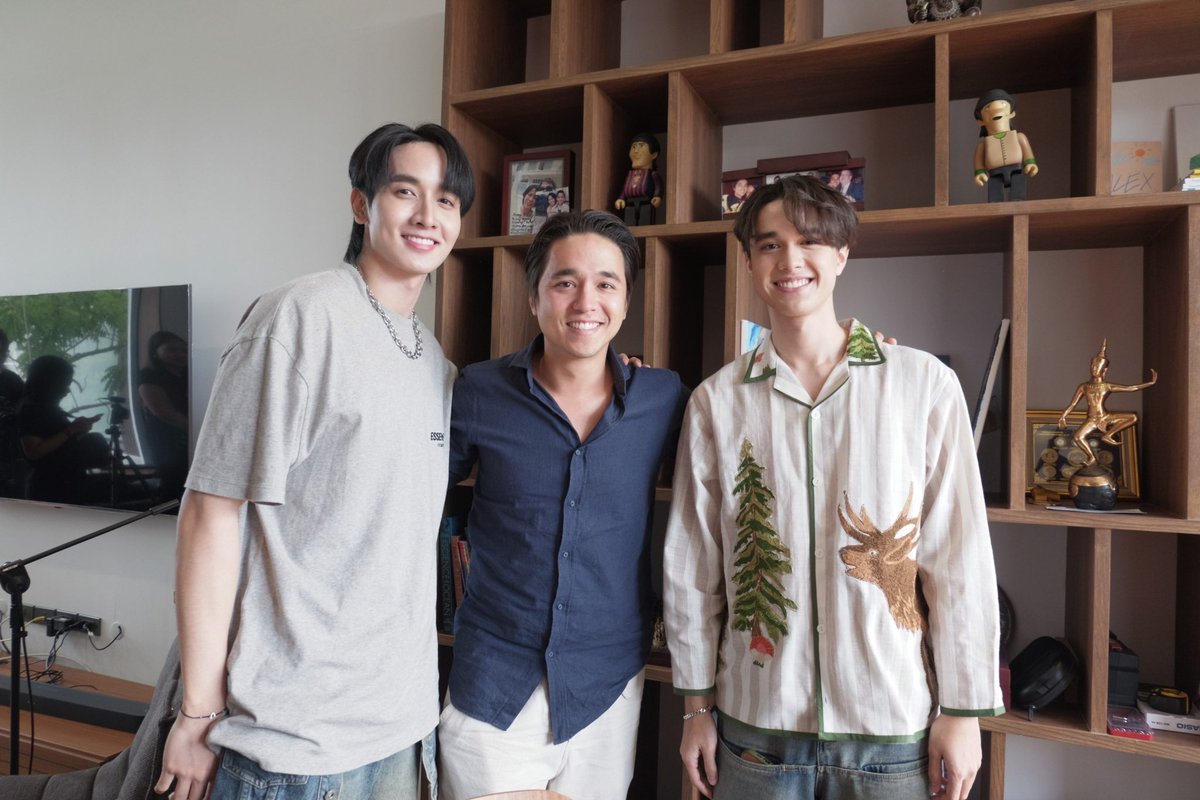 Charnchalard's tweet photo. ’กองทัพ พีค &amp; ไมกี้ ปณิธาน‘ ตัวตนที่แท้จริงเป็นแบบนี้เองเหรอ?! ทั้งคู่นั่งพูดคุยกับพี่ #alexrendell ในรายการ #talk2talk #kongthappeak #mikepanitan   เข้าดูได้ตามลิ้งค์นี้ https://t.co/hNlMffFlBr https://t.co/ClIRBteCgY
