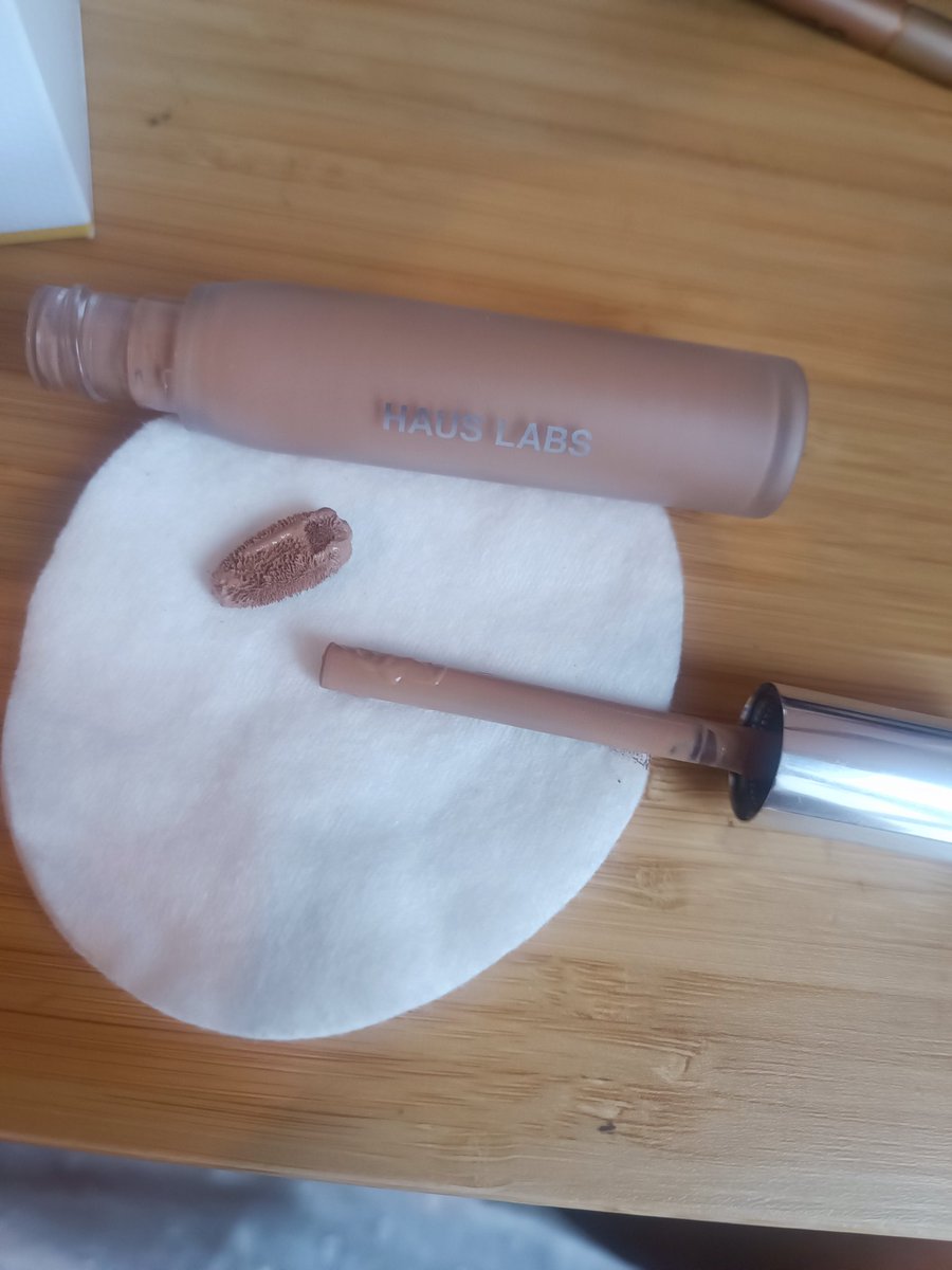 AlinaParis's tweet photo. @hauslabs I am utterly disappointed with your product. https://t.co/9fvlG8qo2k