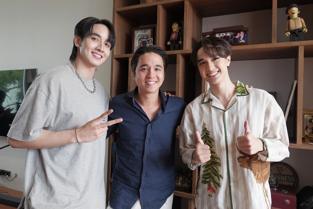 FCMikeyMike's tweet photo. ’กองทัพ พีค &amp; ไมกี้ ปณิธาน‘ ตัวตนที่แท้จริงเป็นแบบนี้เองเหรอ?! ทั้งคู่นั่งพูดคุยกับพี่ 
อเล็กซ์ เรนเดลล์  #alexrendell ในรายการ T2T #talk2talk
#กองทัพพีค #ไมกี้ปณิธาน #kongthappeak #mikepanitan 

เข้าดูได้ตามลิ้งค์นี้ https://t.co/RAxUYz0YUZ

Cr.@Charnchalard https://t.co/G9uhrpEqW6