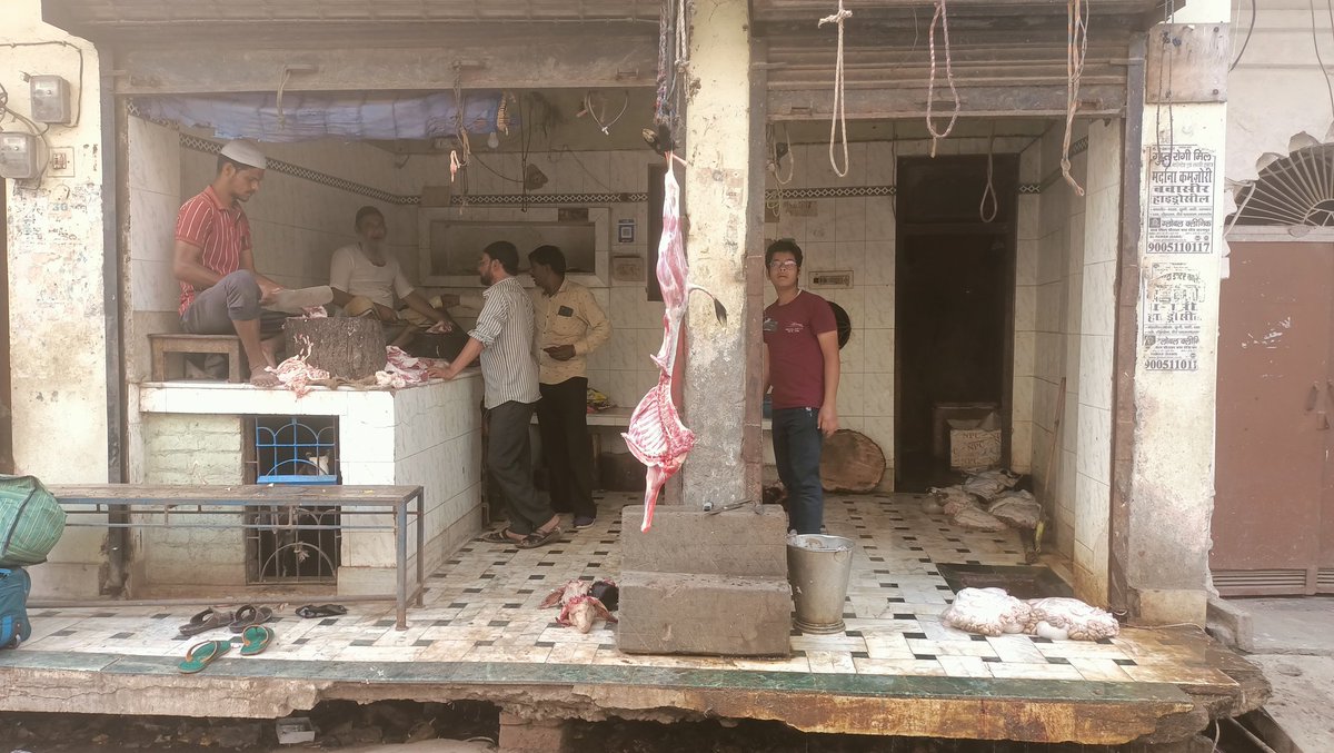 उन्नाव योगी सरकार में बिना लाइसेंस चल रही कुल आम पशु वधशाला केसरगंज रॉड पर मुल्लाजी गोश्त वालों की अवैध वधशाला?
<a href="/myogiadityanath/">Yogi Adityanath</a> 
<a href="/Uppolice/">UP POLICE</a> 
<a href="/dmunnao/">DM/DEO UNNAO</a> 
<a href="/unnaopolice/">UNNAO POLICE</a> 
<a href="/BJP4UP/">BJP Uttar Pradesh</a> 
<a href="/brajeshpathakup/">Brajesh Pathak</a>