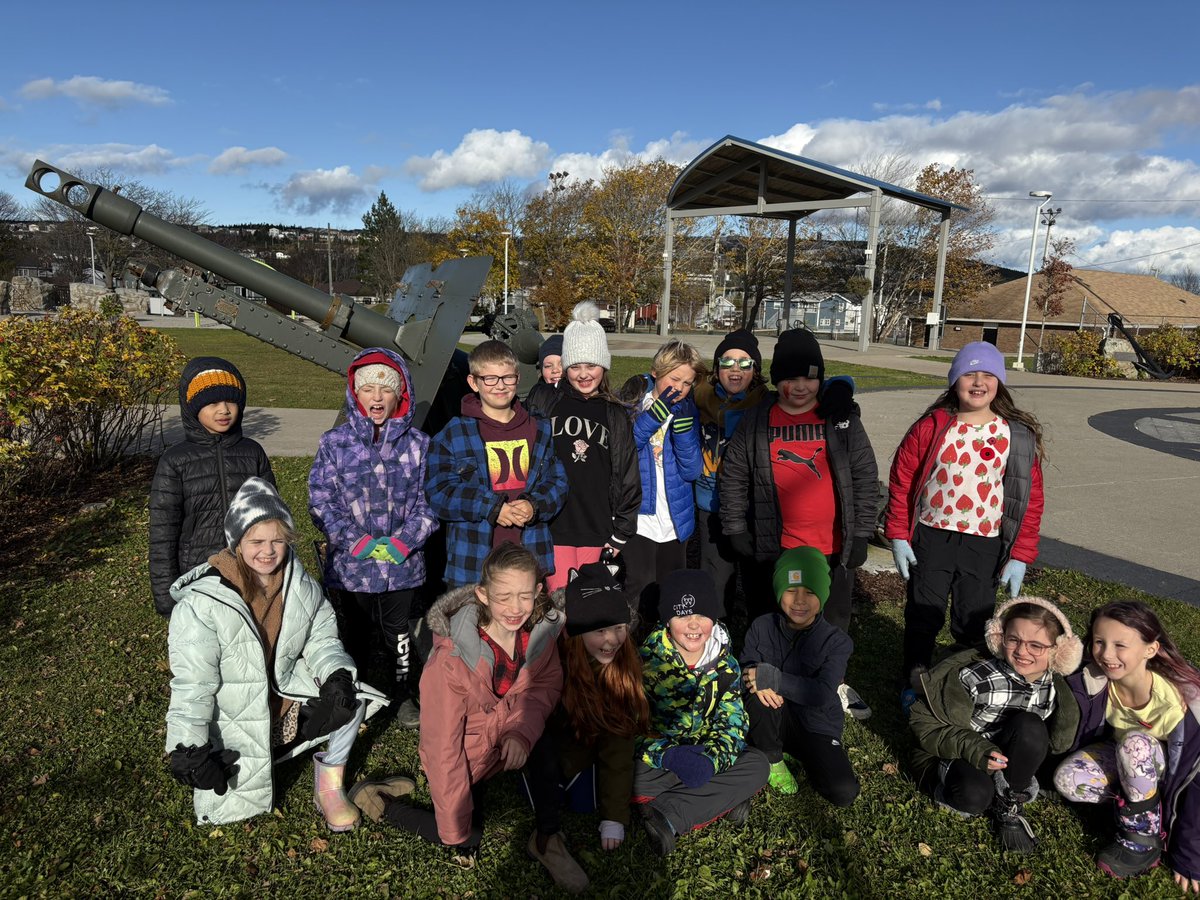 MsHickeysClass's tweet image. Yesterday we visited the cenotaph war memorial at St. David’s Park. It was a beautiful day to pay our respects to all of the brave people who have served in the war. @MorrisAcademy1