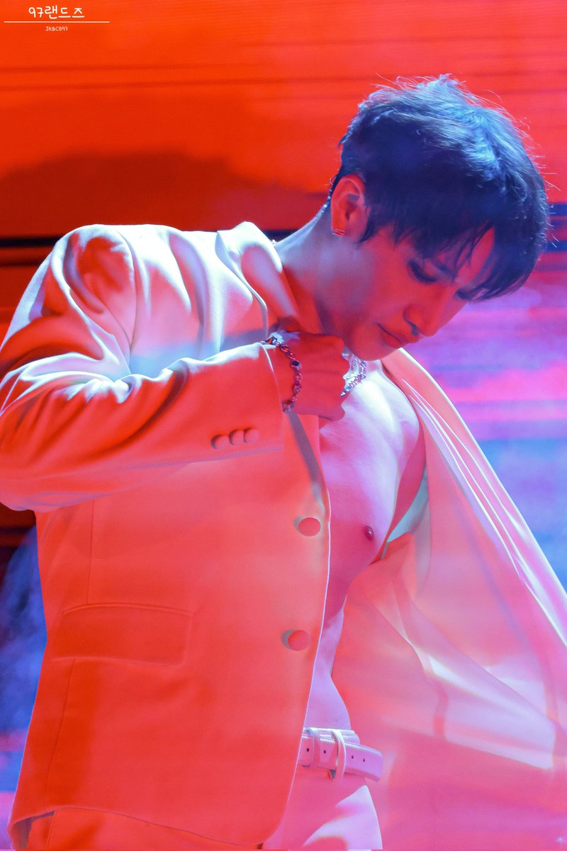 THAT TIDDIE IS STARING AT ME