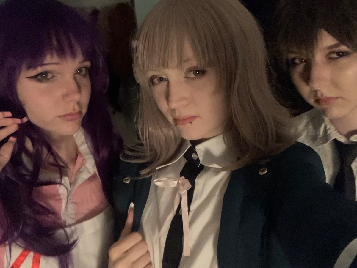 ghostlyvirtual's tweet image. coming back to post my danganronpa cosplays w my friends at 3am and dipping again is peak bruh hi #danganronpatwt #drtwt