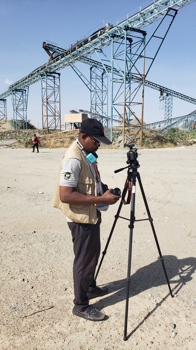 StudioDjiboMPro's tweet photo. À la chasse d'images, quelques part au Niger !
Studio Djibo-M production, l'assurance de votre ! https://t.co/ifdLHAu8ft