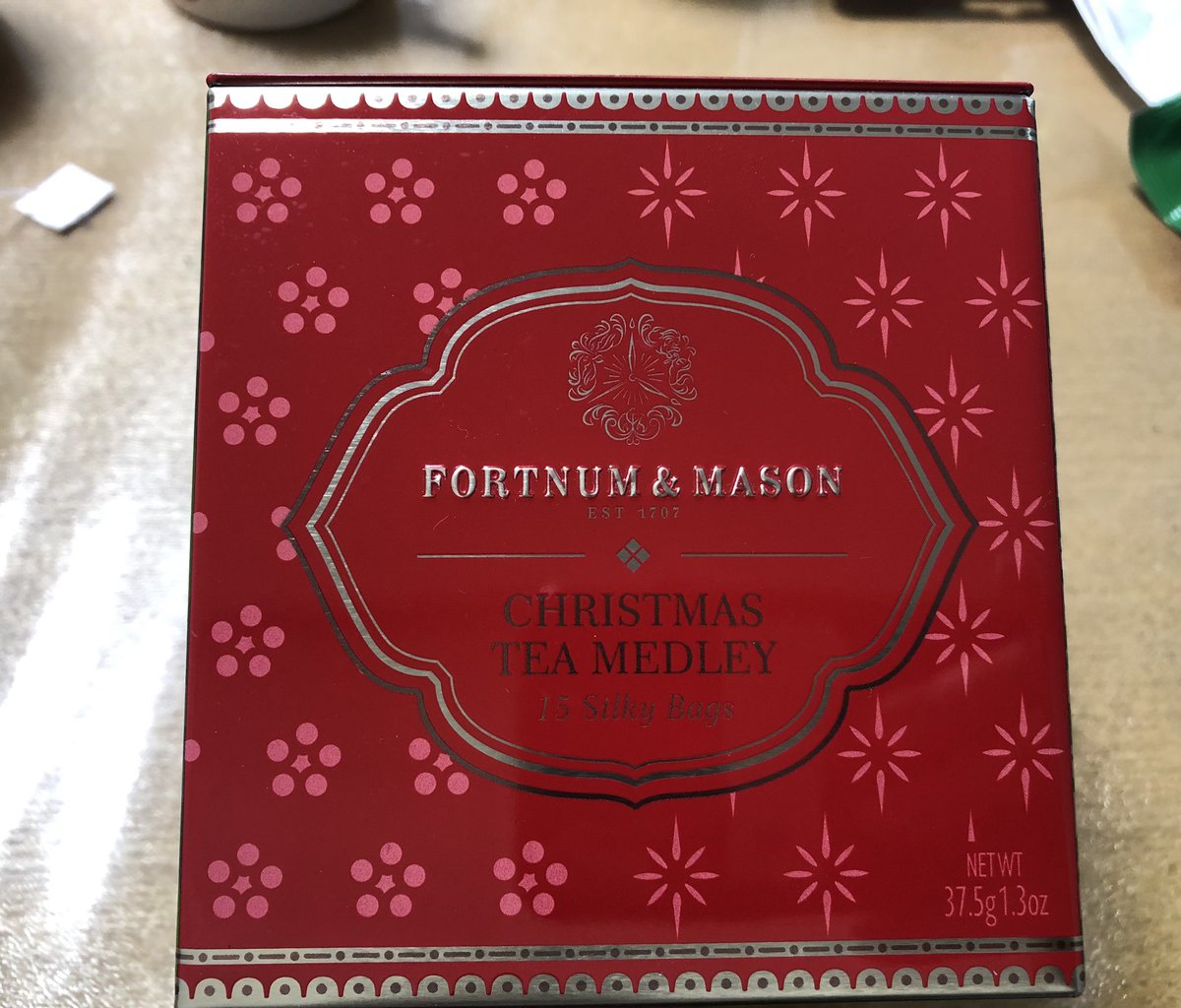 UKLondonWalker's tweet photo. 気付けばクリスマスももうすぐ🎄
昨年から残していたメイソンのクリスマスTeaで一息いれます☕︎🫖
風邪の多い季節。皆様もご自愛ください🇬🇧 https://t.co/Sqf9oEHaNJ