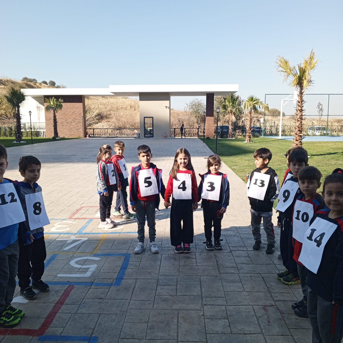 TurgutluBK's tweet photo. 7 Kasım Okul Dışarıda Günü açık havanın her çocuğun her gününün bir parçası olması için yapılan küresel bir kampanyadır. Çünkü biliyoruz ki açık havada keşfederek öğrenilen her şey ömür boyu bizimle kalan bilgiler oluyor!
@fatlihann 
#okulumdışarıdagünü
#outdoorclassroomday https://t.co/V0Wn5dlYXL
