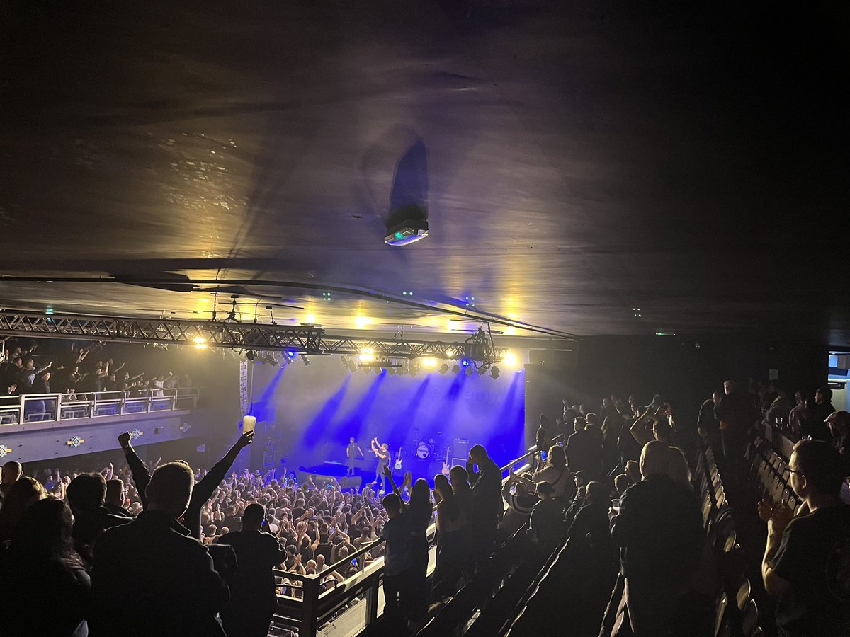 DPB_81's tweet image. @theenemyband 2022 and 2024 from the same spot #birminghamO2