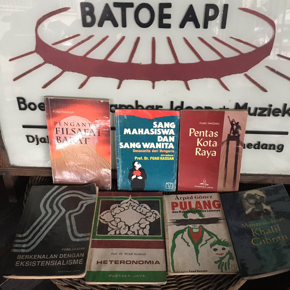 Batu Api (@batu_api) on Twitter photo 