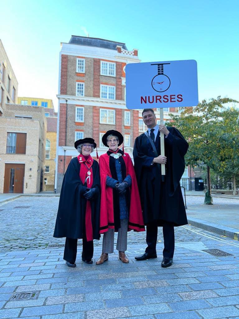 MyNameIsJackRNC's tweet photo. Wishing all those attending @lordmayors_show today a wonderful experience! Congratulations on you appointment @citylordmayor! I was fortunate to take part last year with @CompanyNurses and will be looking out for them as they take part today! #london #livery #nurses #healthcare https://t.co/VjgWWeklvh