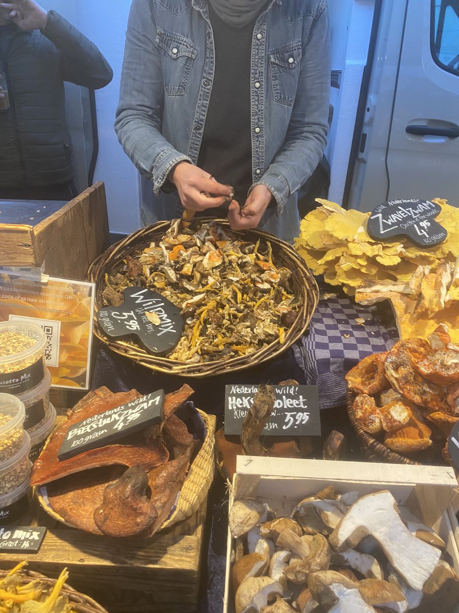 roosvanvugt's tweet photo. Voor de drukte @De_Noordermarkt
#BijOns https://t.co/vy1aepzXgf