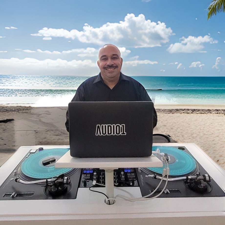 A DJ named AUDIO1 tweet media