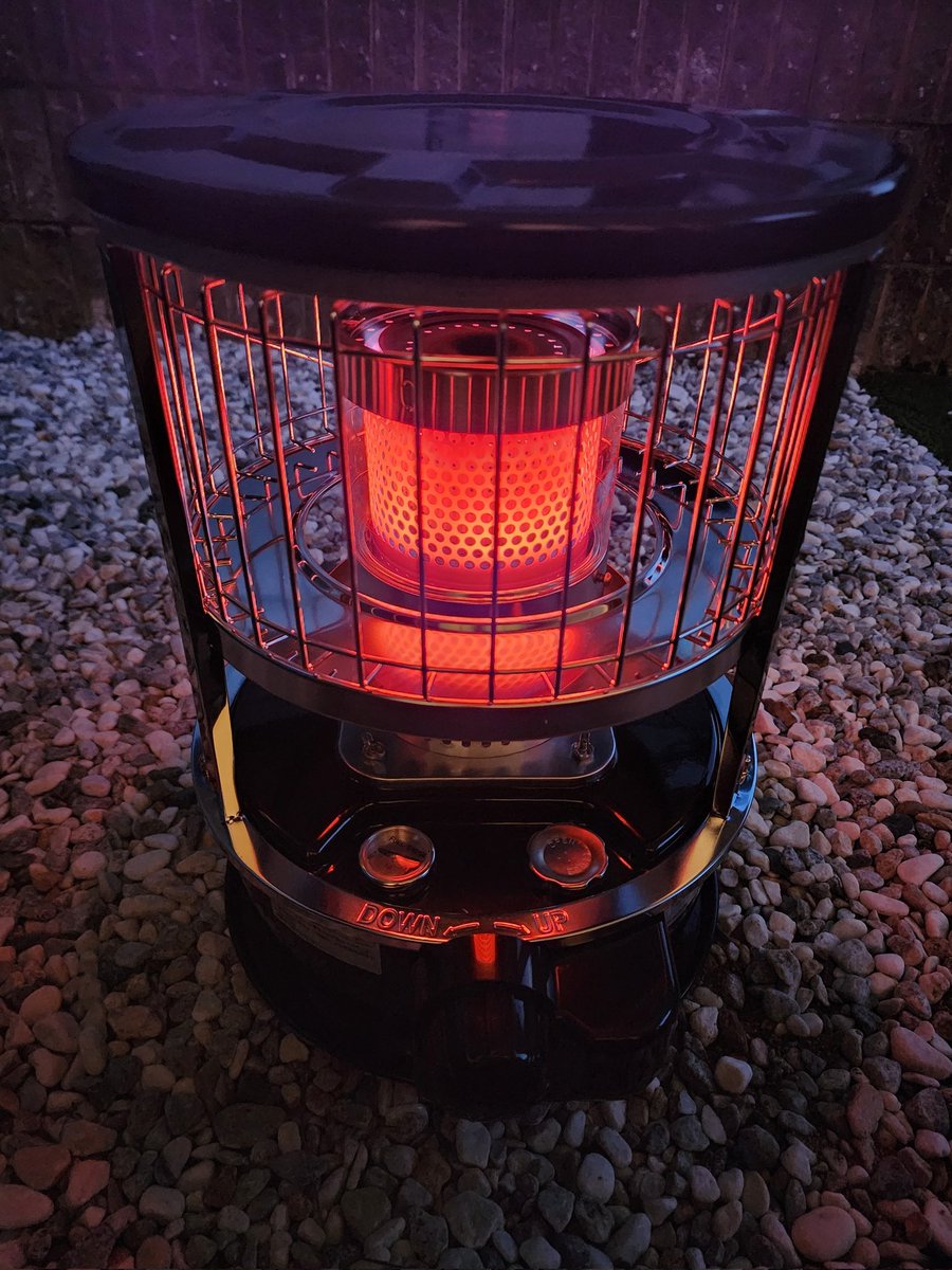 hysk41's tweet photo. 前かってたやつ初点火🔥
#パセコストーブ #PASECO https://t.co/zcXrMrPUsT