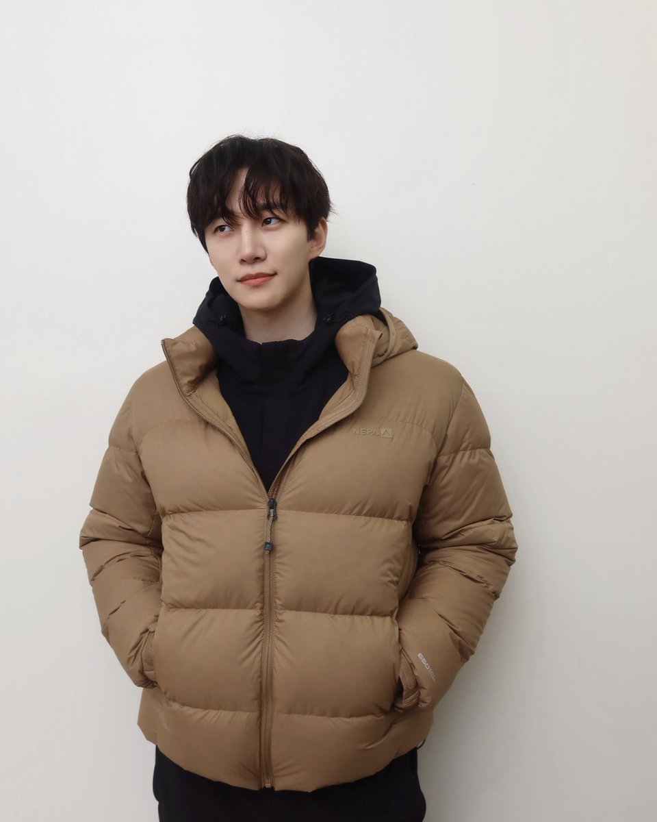 네파 에어써밋 팝업스토어에서 만난 이준호 🫧
팬분들과 함께 따뜻한 겨울나기 준비 완료 💛

#이준호 #LEEJUNHO
#준호 #JUNHO
#네파 #NEPA