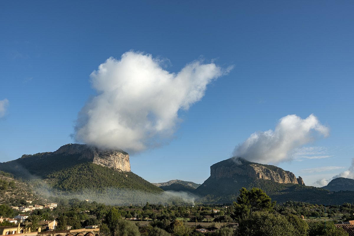 vull_tempestes's tweet photo. Només per avui, es Puig del Castell y es Puig s´Alcaneda s´escriuen amb acent tancat... #Alaró https://t.co/JJErK68VmJ