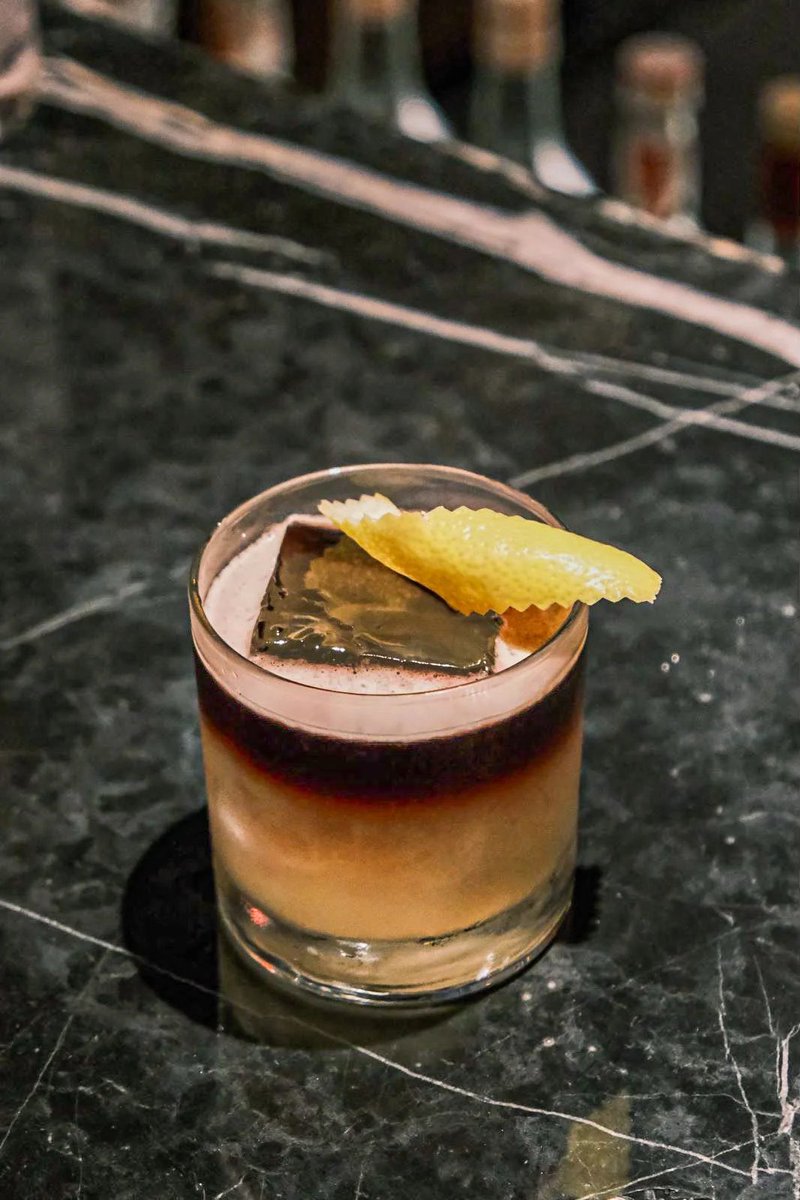 ScottAlsopp2's tweet image. 仕事が終わった後のほろ酔いタイムを楽しみます。😋  #ウイスキーです