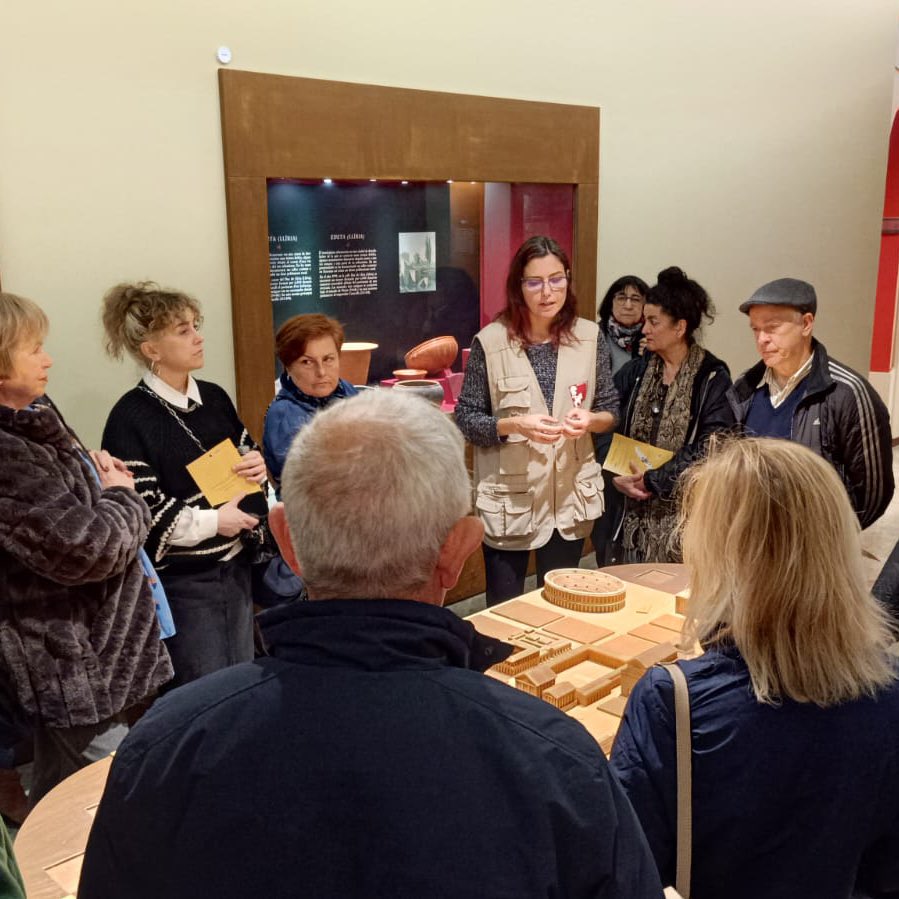 muprevalencia's tweet photo. 📣 Atenció!

Volem anunciar-vos que reprenem les activitats educatives i didàctiques al #Mupreva i que, per tant, tornen:

🏺 Les visites #ALaCarta i els #Tallers didàctics dels diumenges

📕 Les visites concertades per a grups escolars i la #Lletrateca de #BiblioMupreva

(1/2)👇🏼 https://t.co/UIHh2GDF8Z