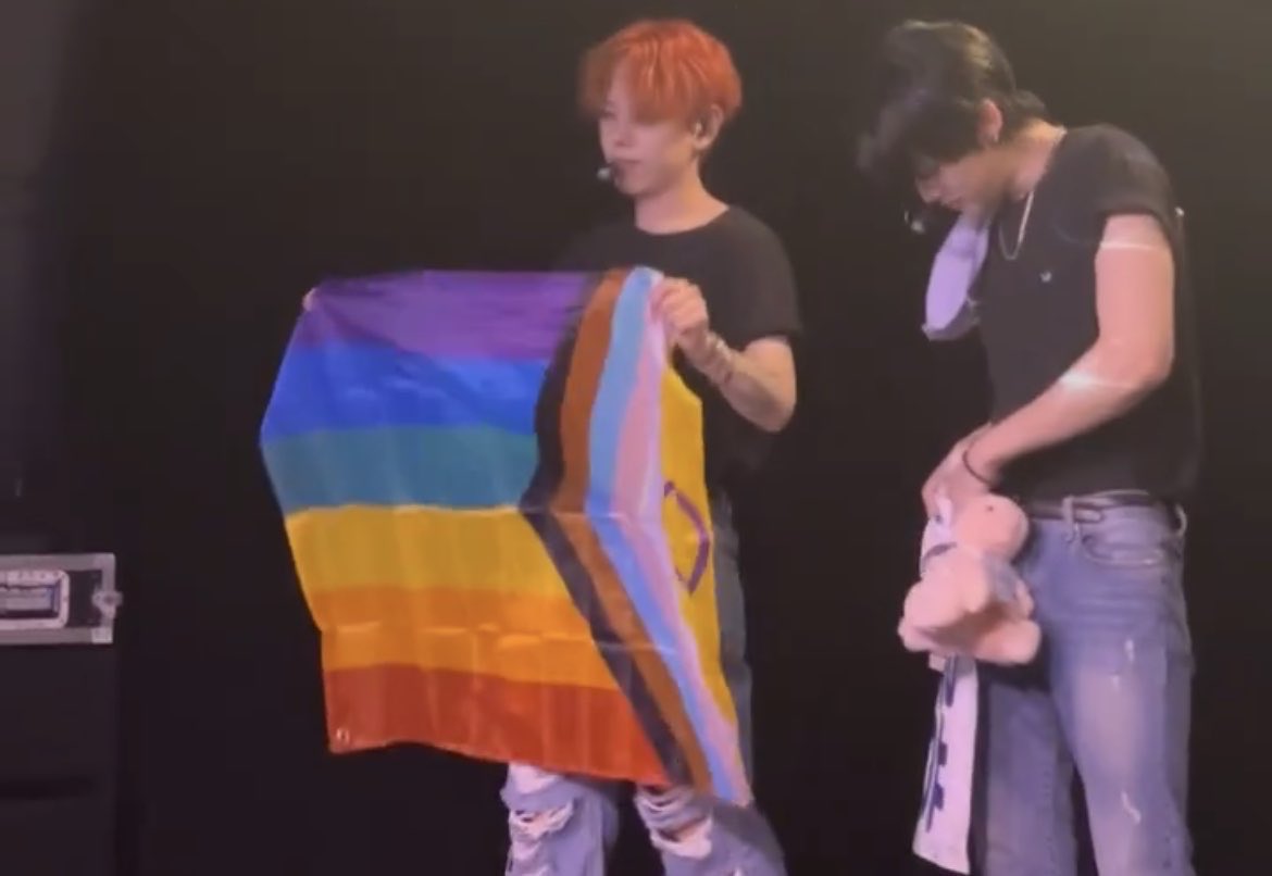 yohanornothing's tweet image. ANYWAY if you’re homophobic please remember that you do not deserve WEi 🏳️‍🌈