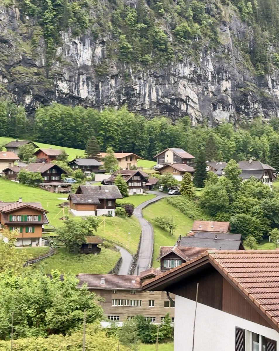 postcardsbySJ's tweet photo. Keep in mind if you’re visiting Switzerland soon: 

1- Install the SBB app to see best train routes to your destination. Trains leave every 2-3 mins from most stations.🚉 

2- Buy a Swiss pass to access FREE train rides, bus rides, & cruises. While most of the commute is free with a Swiss pass, you will also get a great discount for transportation that isn’t free. 🚞

#Switzerland #TravelInspiration
