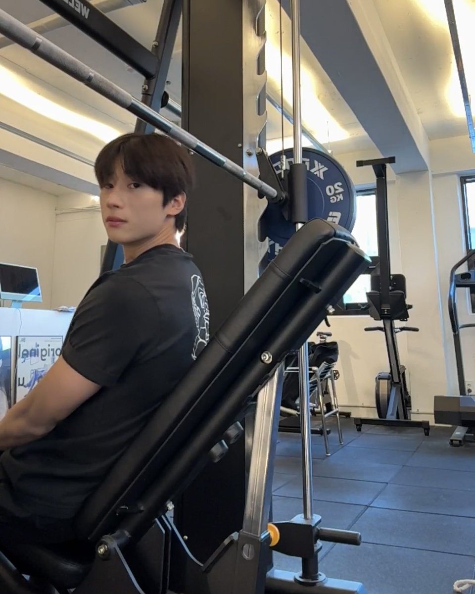 유미 tweet media