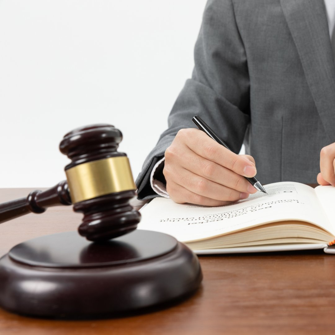 NAVARRO_LLIMA's tweet photo. En Navarro Llima Abogados, cada cliente es único. Con experiencia en múltiples sectores, ofrecemos soluciones a medida en derecho mercantil, societario y tributario 💼✨

#NavarroLlimaAbogados #AbogadosCorporativos #AbogadoInternacional #BestLawyers #Multisector #Sectores https://t.co/iwjq7lWoo7