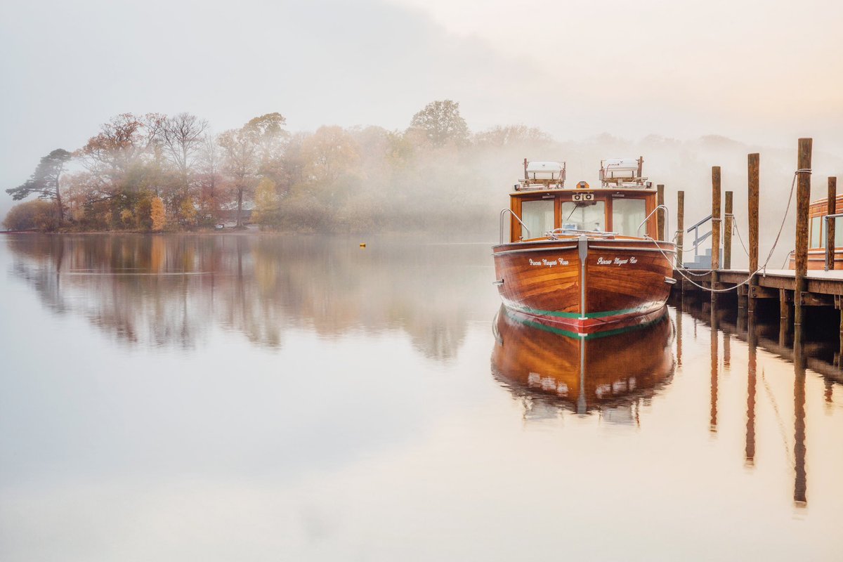 It’s Day 33 of my futile one-woman crusade to keep real images popping up on your feed rather than AI.

Sometimes the 1st image I take becomes my favourite. I guess it’s something to do with fresh eyes and not yet overthinking the composition 🧡 Derwentwater, Lake District.