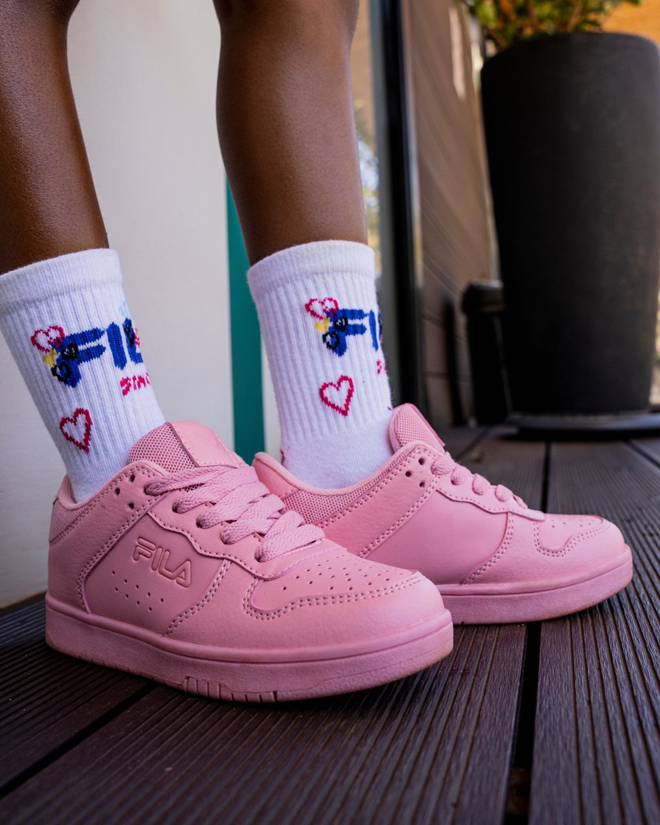 Fila_RSA's tweet image. Discover our kids’ collection Online &amp;amp; at selected retailers. 💗🐝

#fila #Filarsa #fashion #clothing #footwear #sneakers #kidswear #FilaKids