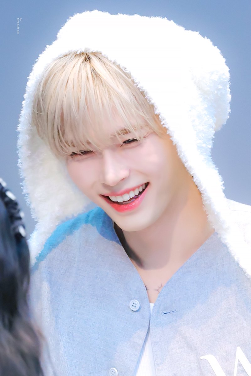 S2ovemorenow's tweet photo. 241106 빙빙베어🐻‍❄️

#성한빈 #SUNGHANBIN #ソンハンビン 
#ZB1 #ZEROBASEONE #제로베이스원 https://t.co/oEu030vm2O
