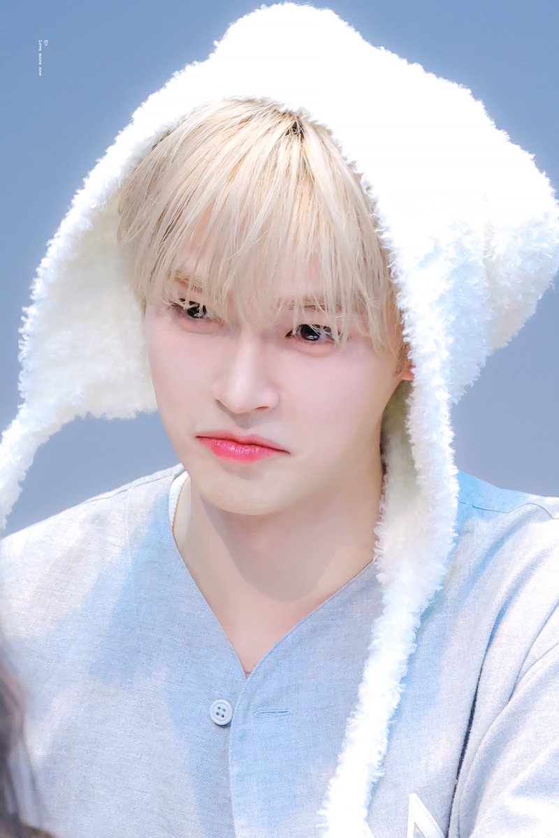S2ovemorenow's tweet photo. 241106 빙빙베어🐻‍❄️

#성한빈 #SUNGHANBIN #ソンハンビン 
#ZB1 #ZEROBASEONE #제로베이스원 https://t.co/oEu030vm2O