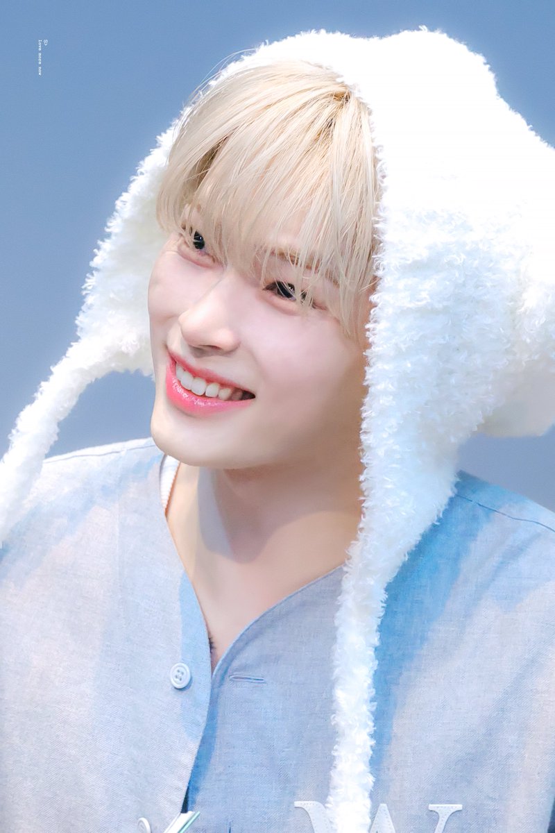 S2ovemorenow's tweet photo. 241106 빙빙베어🐻‍❄️

#성한빈 #SUNGHANBIN #ソンハンビン 
#ZB1 #ZEROBASEONE #제로베이스원 https://t.co/oEu030vm2O
