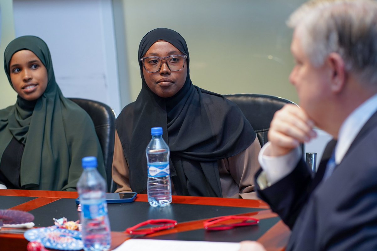 ACMogadishu's tweet image. We hosted a Coffee Chat with Ambassador Riley and youth, exchanging ideas and experiences
Our initiatives empower Somali youth with resources in technology, entrepreneurship, and leadership, inspiring a brighter future and contributing to Somalia's growth #ACMogadishu #ACM