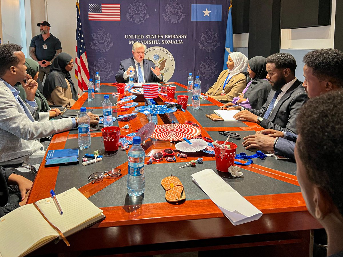 ACMogadishu's tweet image. We hosted a Coffee Chat with Ambassador Riley and youth, exchanging ideas and experiences
Our initiatives empower Somali youth with resources in technology, entrepreneurship, and leadership, inspiring a brighter future and contributing to Somalia's growth #ACMogadishu #ACM
