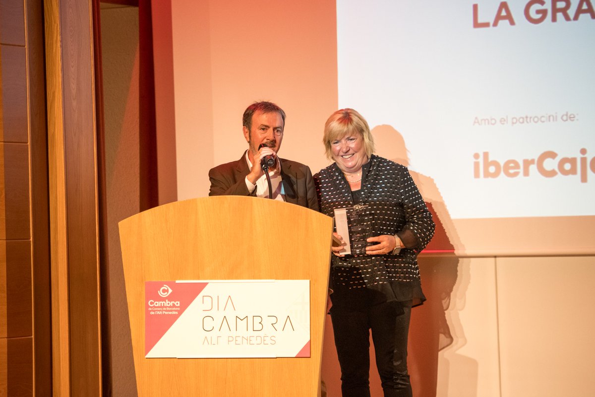 La #CambraAltPenedès entrega el reconeixement a la responsabilitat social a la Granja 1959. 

El guardó posar en valor el seu compromís amb l’economia socialment responsable i la seva implicació amb el teixit local

 📹 youtube.com/watch?v=j_CC8z…

#DiaCambraAltPenedès